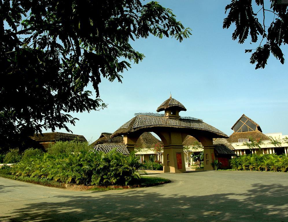 Vedic Village Spa Resort Kolkata Calcutá Exterior foto