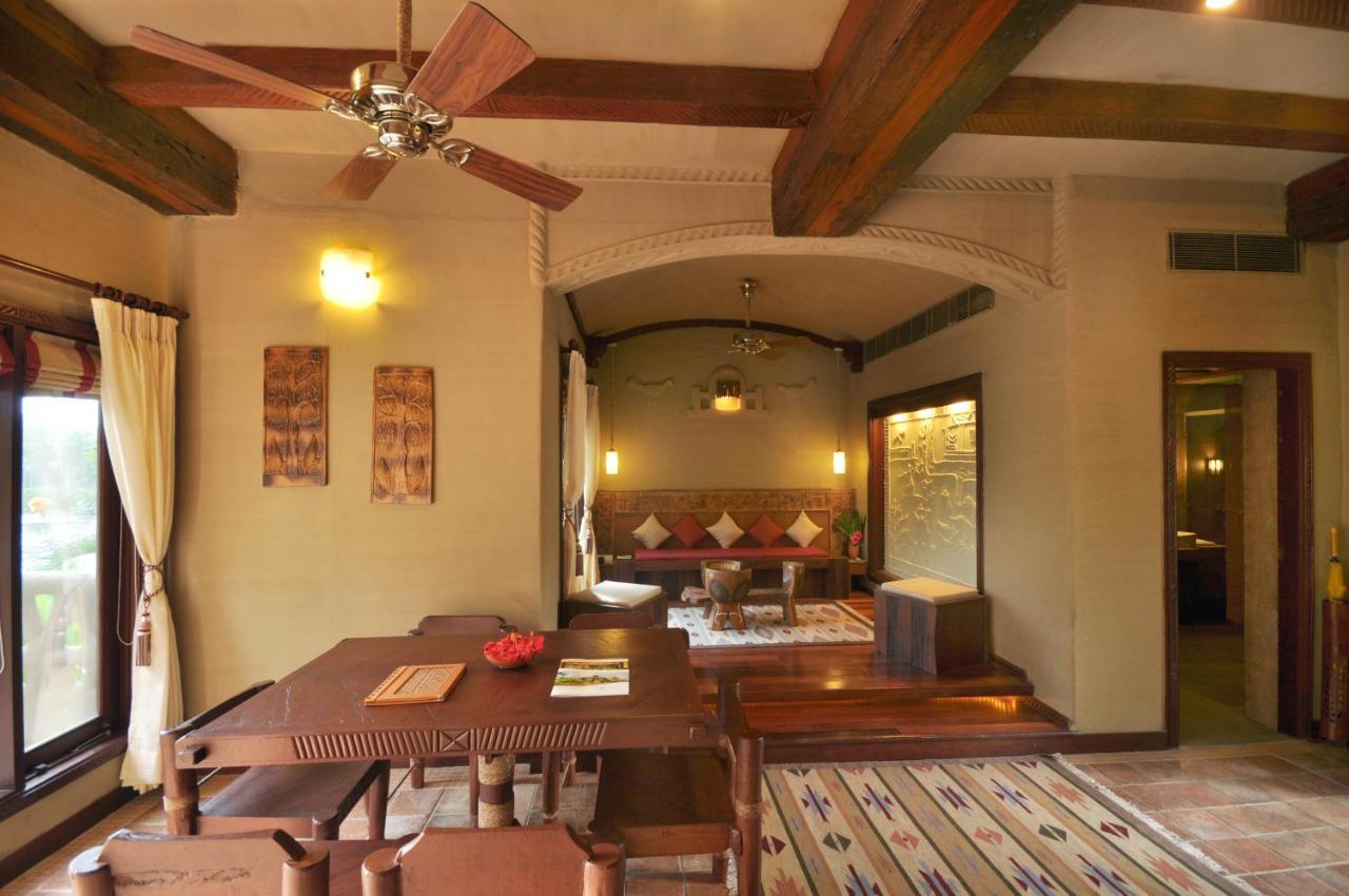 Vedic Village Spa Resort Kolkata Calcutá Exterior foto